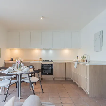 Casa Vela By Rent דירה סלה קומצ'ינה